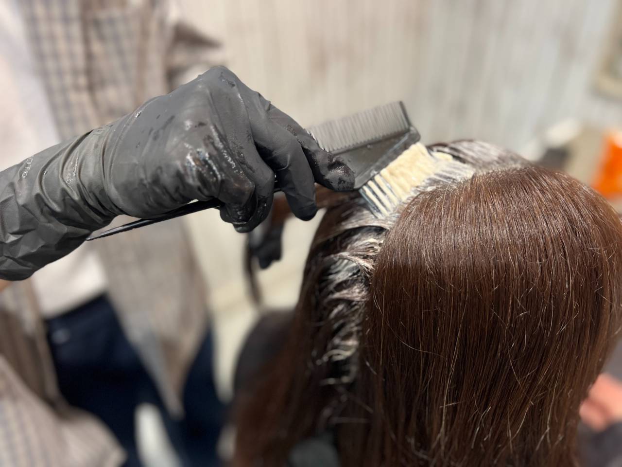 新潟市で髪質改善×白髪染め50代に選ばれる美容室